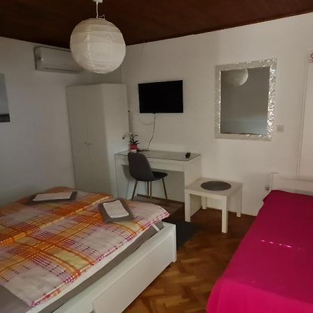 Sobe Zimmer Rooms Nika Tusilovic Extérieur photo