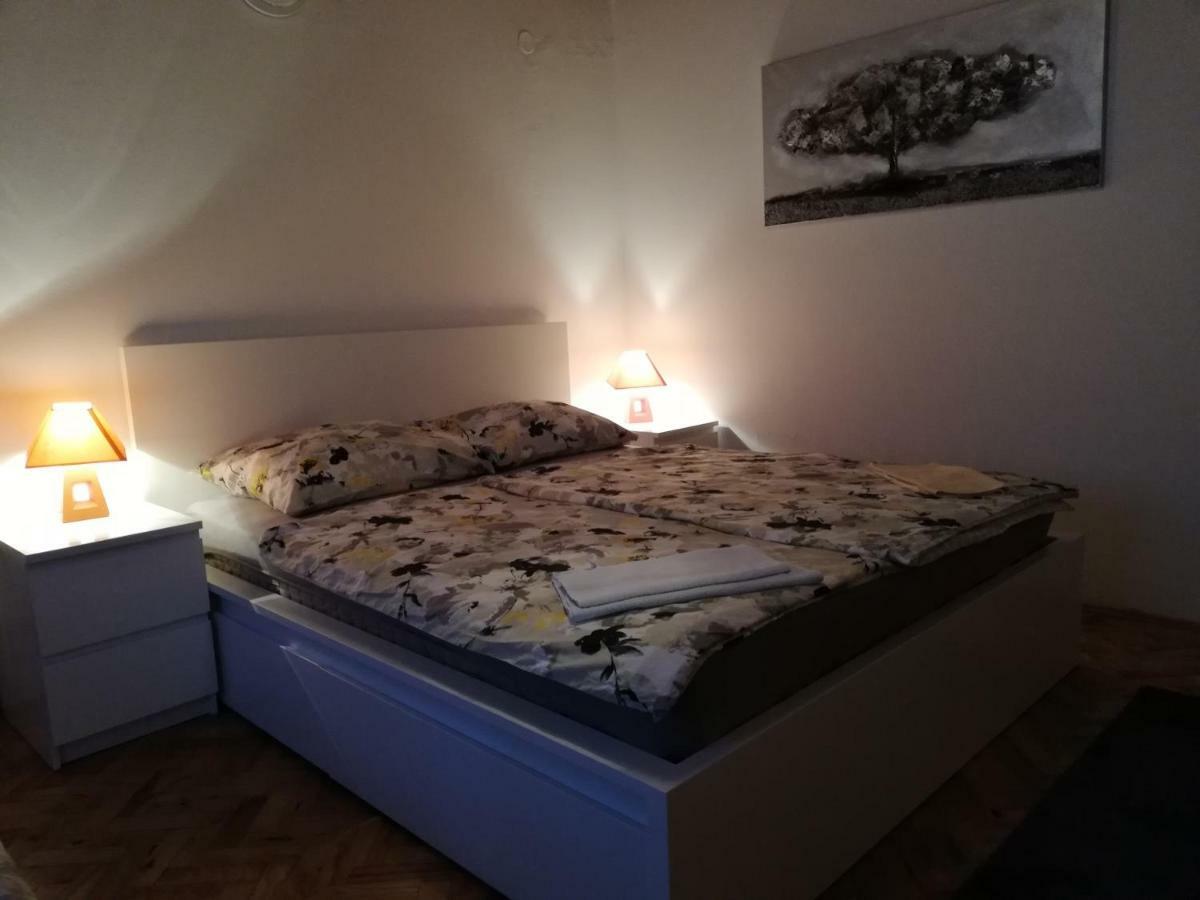 Sobe Zimmer Rooms Nika Tusilovic Extérieur photo